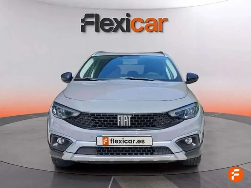Usado Fiat Tipo Cross 99 CV (72 kW) 2021 Gris Utilitario