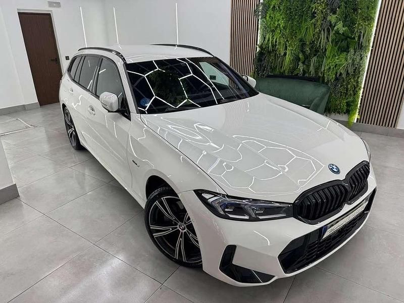 Usado BMW 330e M Sport 292 CV (214 kW) 2022 Blanco Familiar