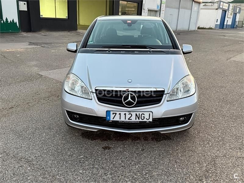 Gris / plata Usado 2011 Mercedes A180 Monovolumen | 4500 € (Buen precio) - Imagen 1/4