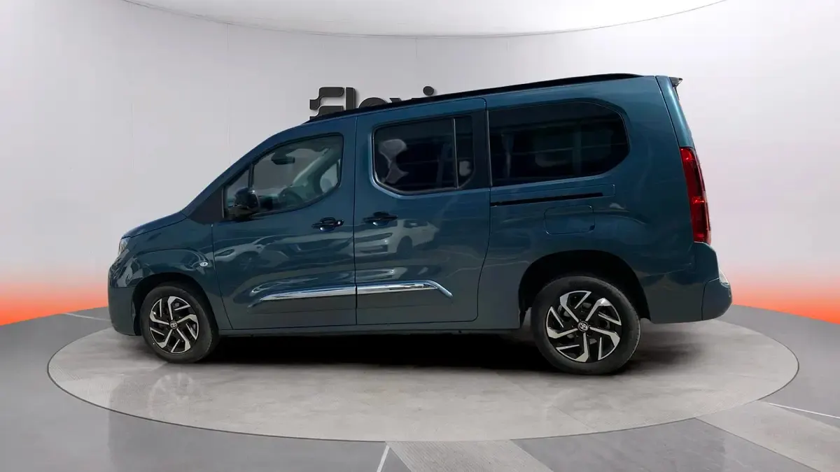 Usado Toyota Proace Verso Active 131 CV (96 kW) 2025 Verde Familiar