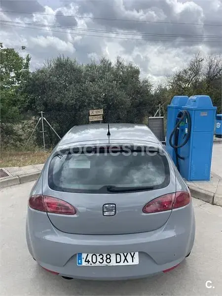 Usado Seat Leon Reference 105 CV (77 kW) 2006 Gris / plata Utilitario