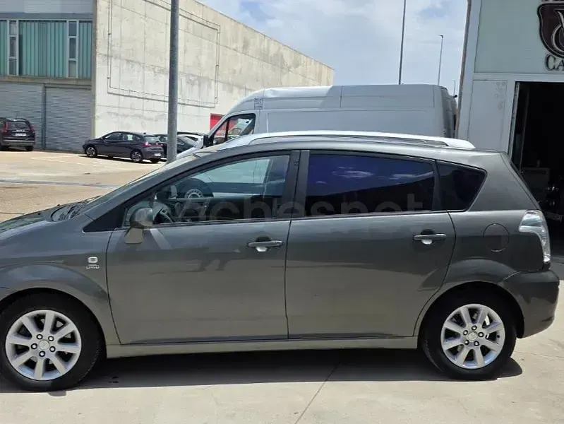 Usado Toyota Corolla Verso Sol 116 CV (85 kW) 2005 Gris / plata Monovolumen