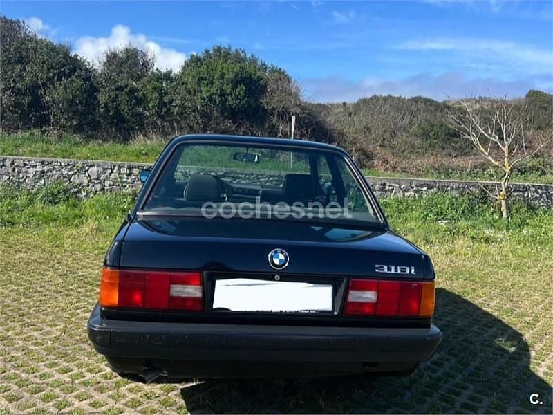 Usado BMW 318 115 CV (84 kW) 1987 Negro Berlina