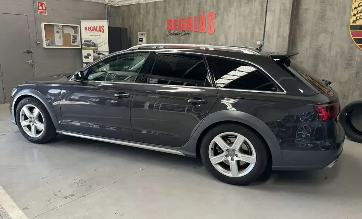 Usado Audi A6 Allroad Exclusive 218 CV (160 kW) 2015 Marrón Familiar