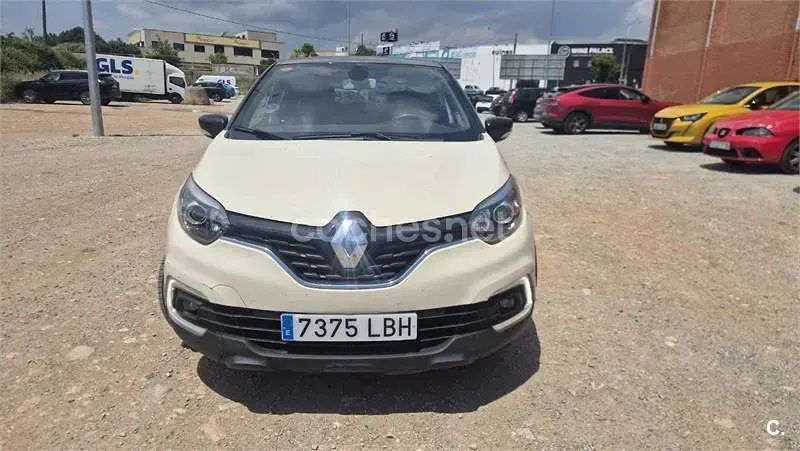 Usado Renault Captur LIMITED 90 CV (66 kW) 2019 Beige SUV