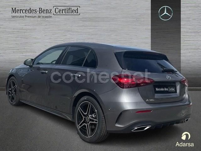 Nuevo Mercedes A180 136 CV (100 kW) 2025 Gris / plata Berlina