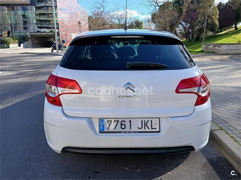 Usado Citroën C4 Live 99 CV (72 kW) 2015 Blanco Berlina