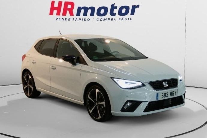 Gris Usado 2024 Seat Ibiza FR | 21.110 € (Precio justo) - Imagen 1/4