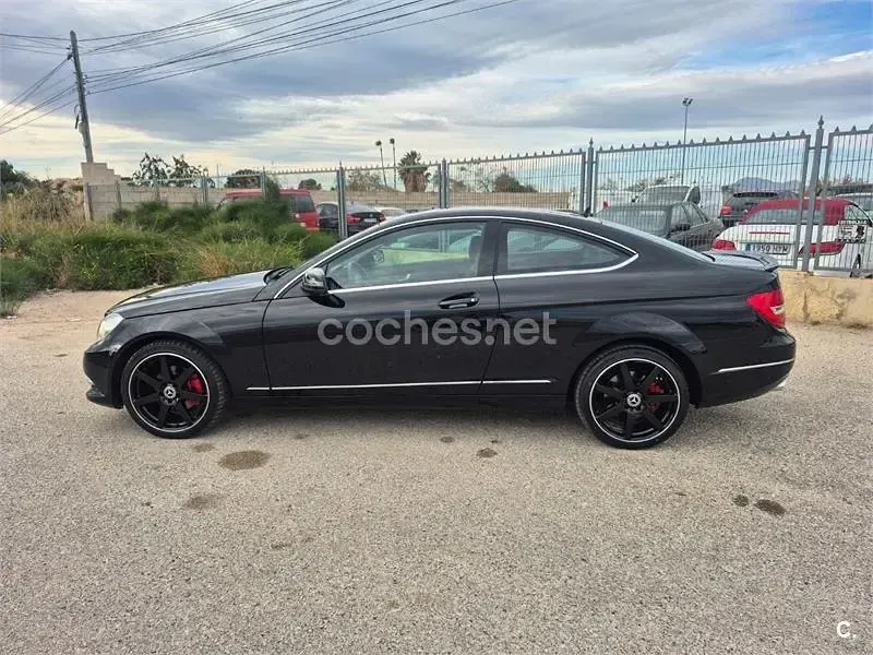 Usado Mercedes C220 170 CV (125 kW) 2012 Negro Coupe