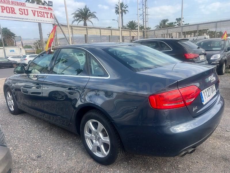 Usado Audi A4 143 HP (105 kW) 2009 Cinzento Sedan
