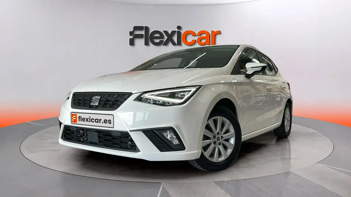 Usado Seat Ibiza Style 116 CV (85 kW) 2023 Blanco Utilitario