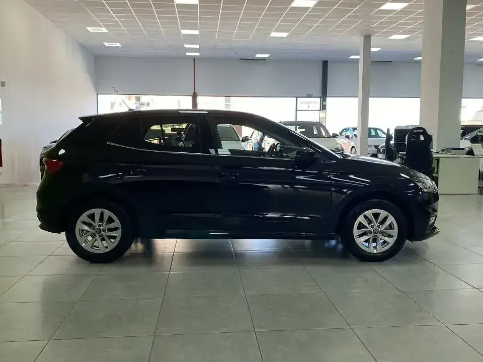 Usado Skoda Fabia Selection 95 CV (69 kW) 2025 Negro Utilitario