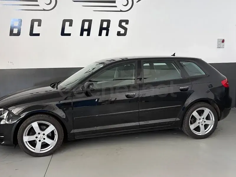 Usado Audi A3 Ambition 140 CV (102 kW) 2011 Negro Utilitario