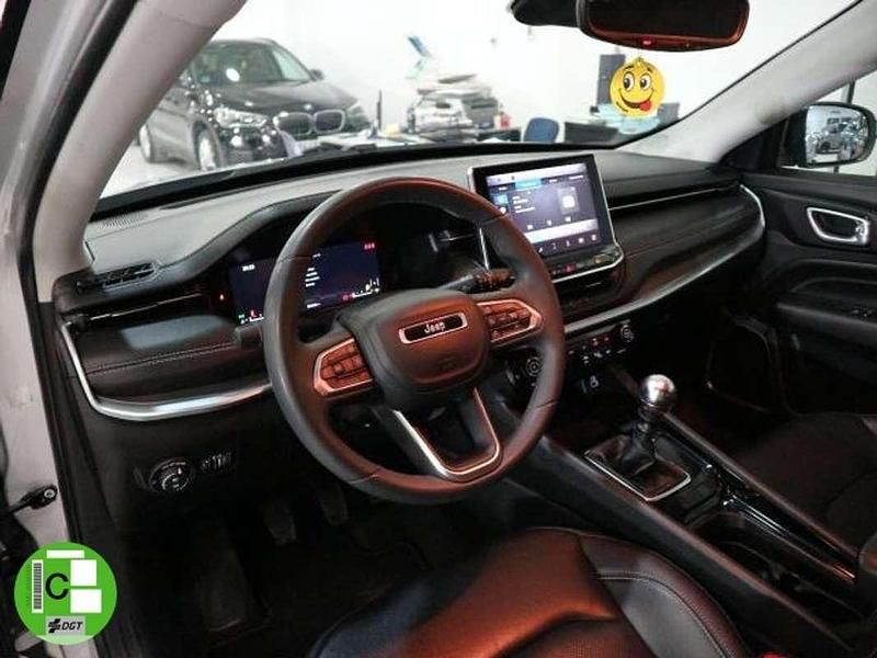 Käytetty Jeep Compass 131 HP (96 kW) 2022 Harmaa Katumaasturi