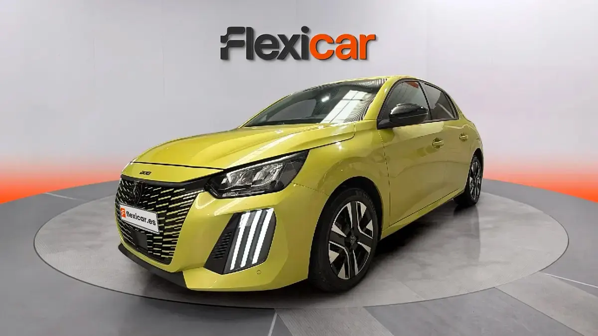Usado Peugeot 208 Allure 101 CV (74 kW) 2025 Verde Utilitario