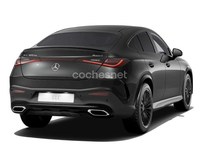 Usado Mercedes GLC300e 333 CV (244 kW) 2025 Gris / plata Coupe