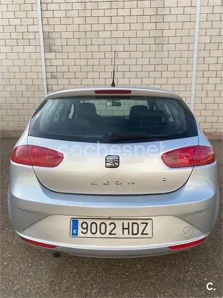 Usado Seat Leon Reference 105 CV (77 kW) 2011 Blanco Utilitario