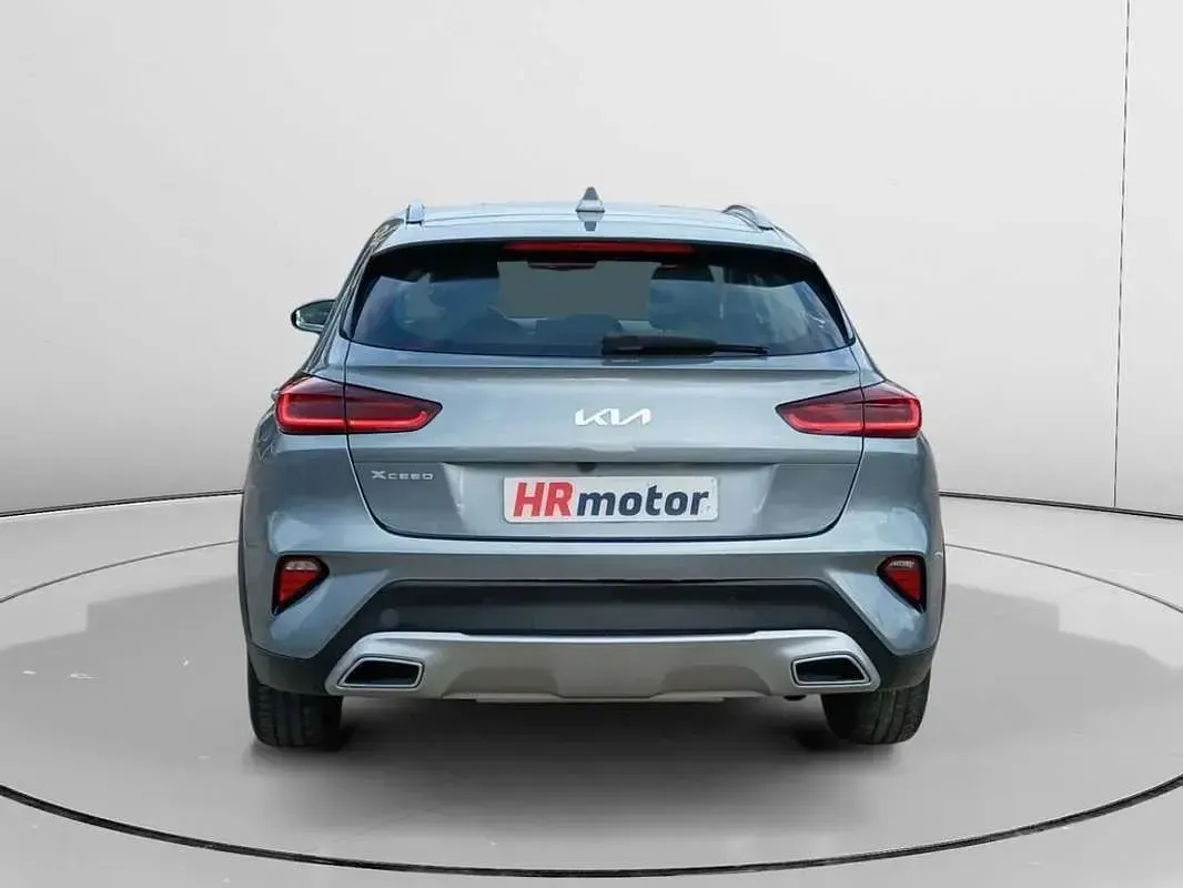 Usado Kia XCeed 141 CV (103 kW) 2022 Gris SUV