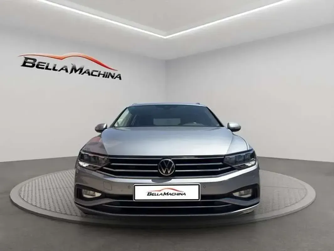 Usado VW Passat Business 150 CV (110 kW) 2022 Gris Familiar