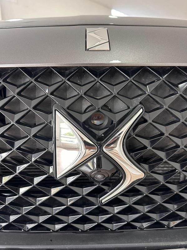 Usado DS Automobiles DS7 Crossback Grand Chic 180 CV (132 kW) 2021 Gris / plata SUV