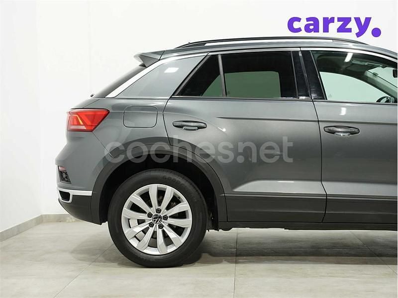 Usado VW T-Roc Advance 150 CV (110 kW) 2021 Gris / plata SUV
