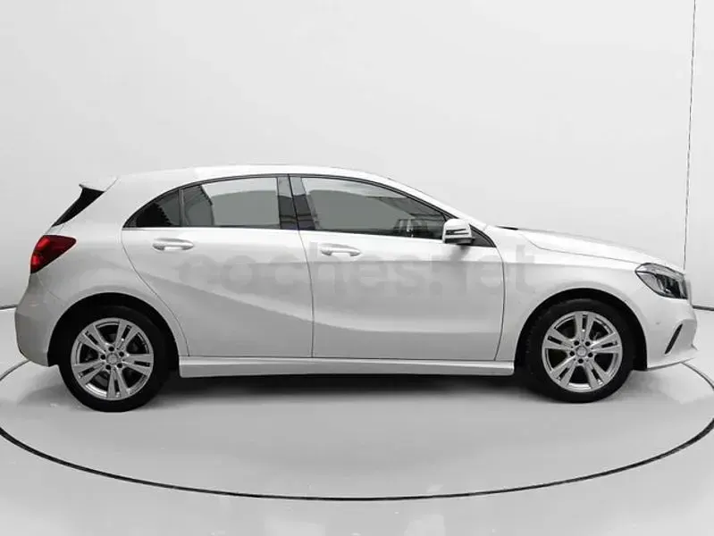 Usado Mercedes A180 Urban 122 CV (89 kW) 2016 Blanco Utilitario