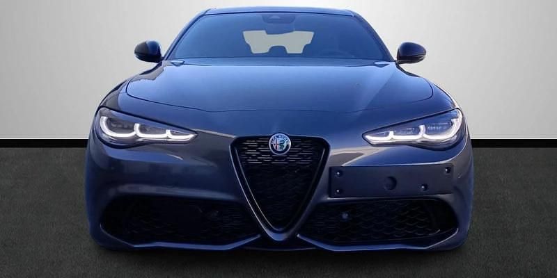 Nuevo Alfa Romeo Giulia Veloce 209 CV (153 kW) 2025 Gris Berlina