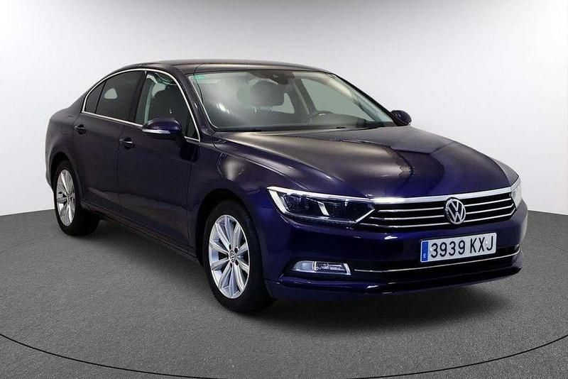 Usado VW Passat Advance 120 CV (88 kW) 2019 Azul Berlina