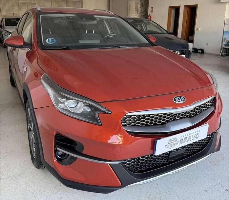 Usado Kia XCeed 136 CV (100 kW) 2021 Naranja SUV