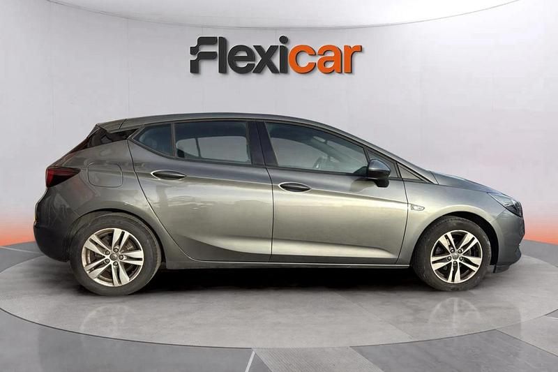 Usado Opel Astra 110 CV (80 kW) 2020 Gris Berlina