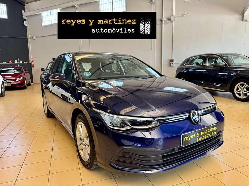 Usado VW Golf VIII Life 116 CV (85 kW) 2021 Azul Utilitario