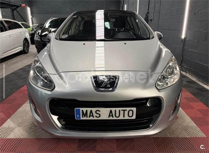 Usado Peugeot 308 Allure 112 CV (82 kW) 2012 Gris / plata Berlina
