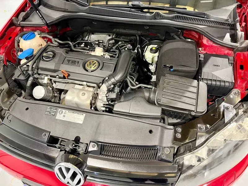 Usado VW Golf VI Sport 122 CV (89 kW) 2010 Rojo Utilitario