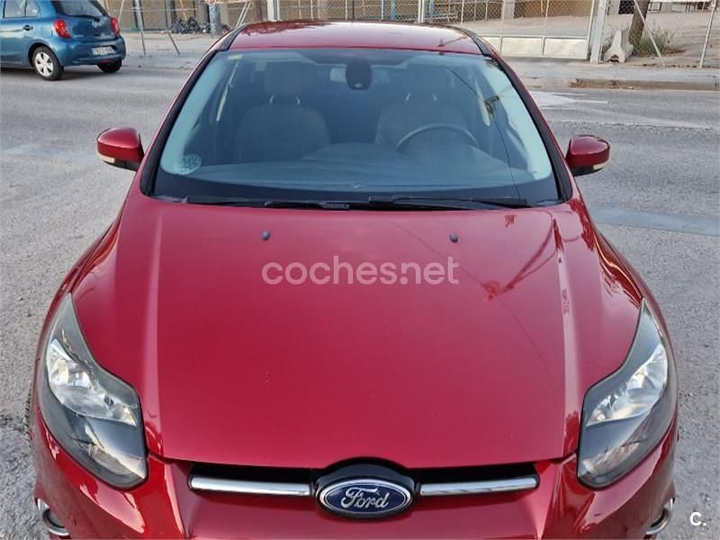 Usado Ford Focus Sport 115 CV (84 kW) 2011 Rojo Berlina