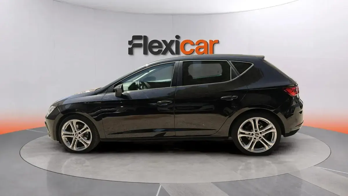 Begagnad Seat Leon FR 150 HK (110 kW) 2017 Svart Sedan