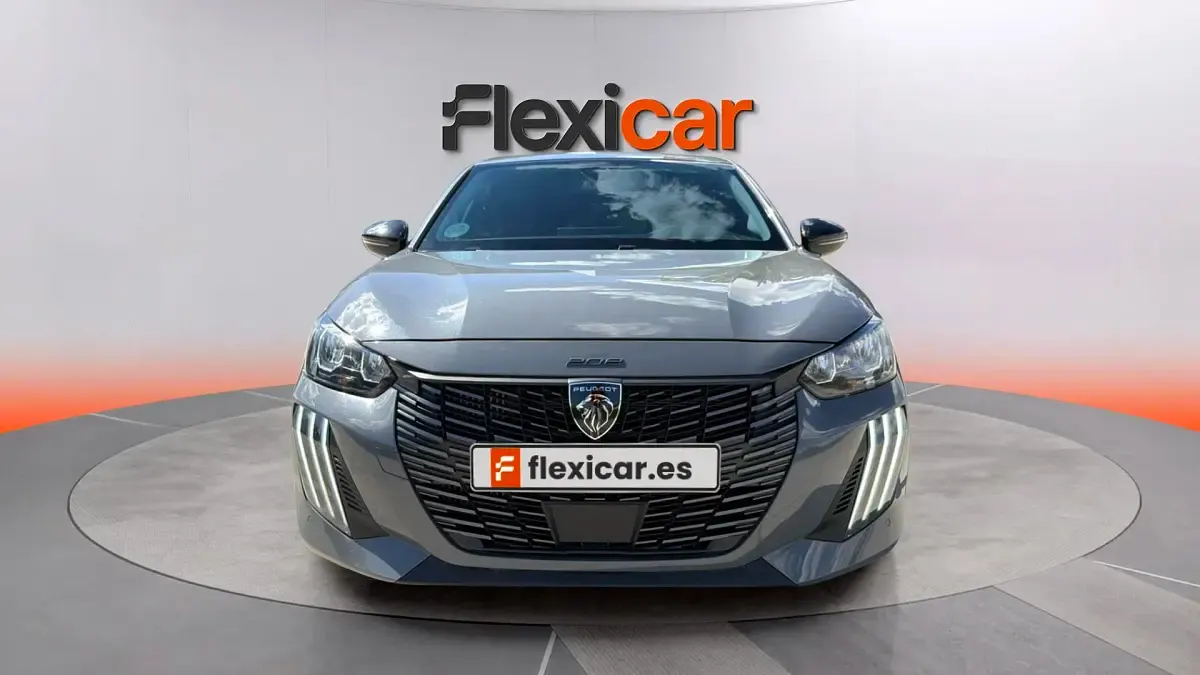 Usado Peugeot 208 Allure 101 CV (74 kW) 2025 Gris Utilitario