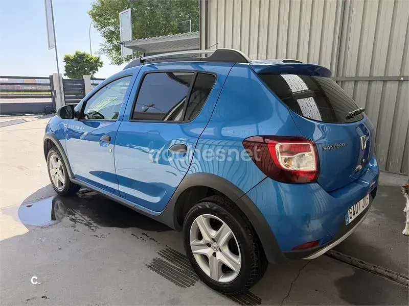 Usado Dacia Sandero Stepway 90 CV (66 kW) 2015 Azul Berlina