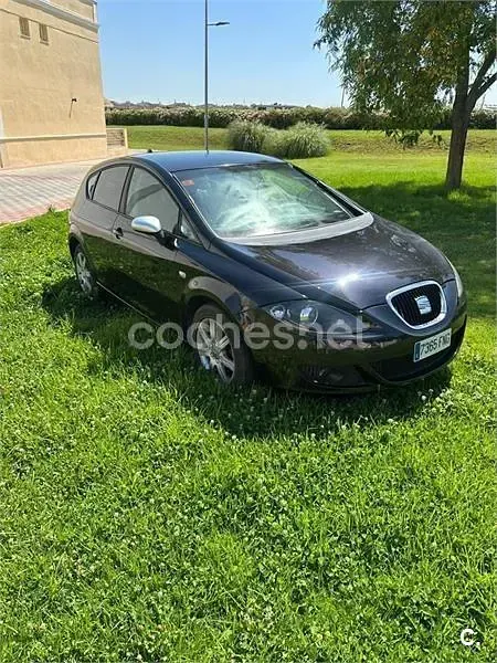 Usado Seat Leon Sport 140 CV (102 kW) 2007 Negro Utilitario