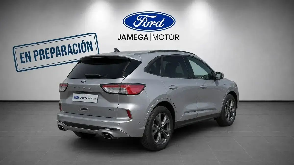 Usado Ford Kuga ST-Line 225 CV (165 kW) 2023 Gris SUV