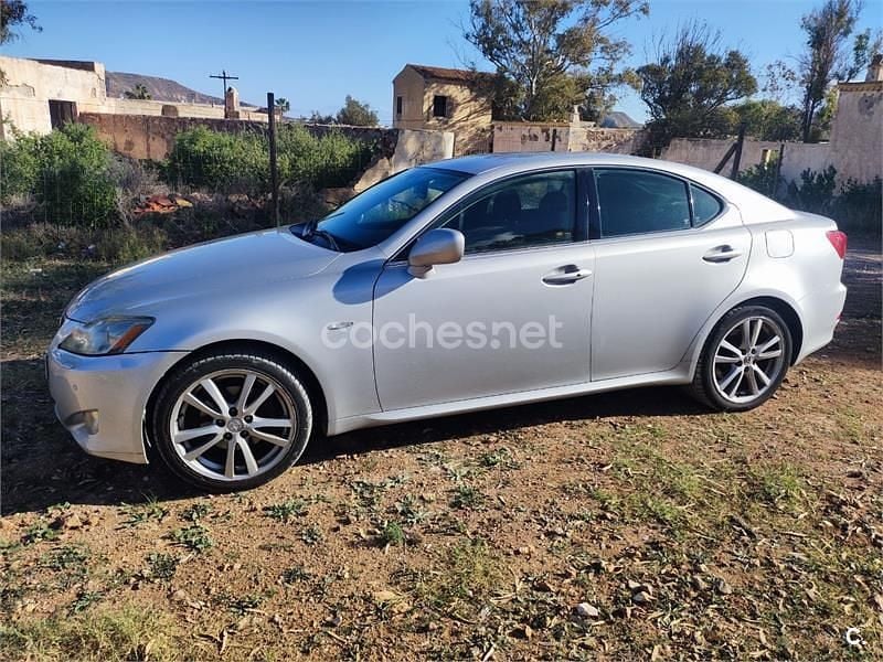Gris / plata Usado 2007 Lexus IS220d Sport Line Berlina | 5000 € (Precio justo) - Imagen 1/4
