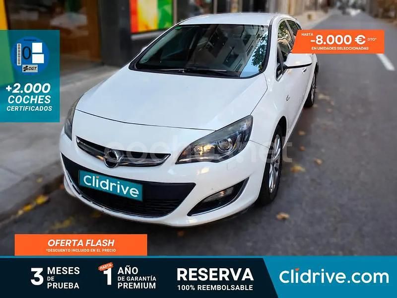 Blanco Usado 2012 Opel Astra Excellence Familiar | 5490 € (Buen precio) - Imagen 1/3