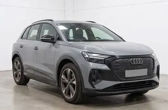 Usado Audi Q4 e-tron S-Line 219 kW (299 CV) 2023 Gris SUV