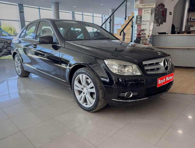 Usado Mercedes C220 170 HP (125 kW) 2010 Preto Sedan