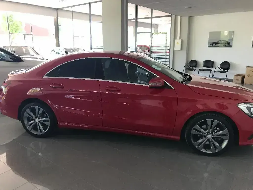 Usado Mercedes CLA200 136 CV (100 kW) 2017 Rojo Berlina