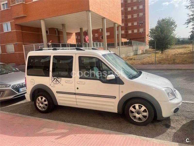 Blanco Usado 2013 Ford Tourneo Connect Trend Monovolumen | 7800 € (Precio justo) - Imagen 1/4