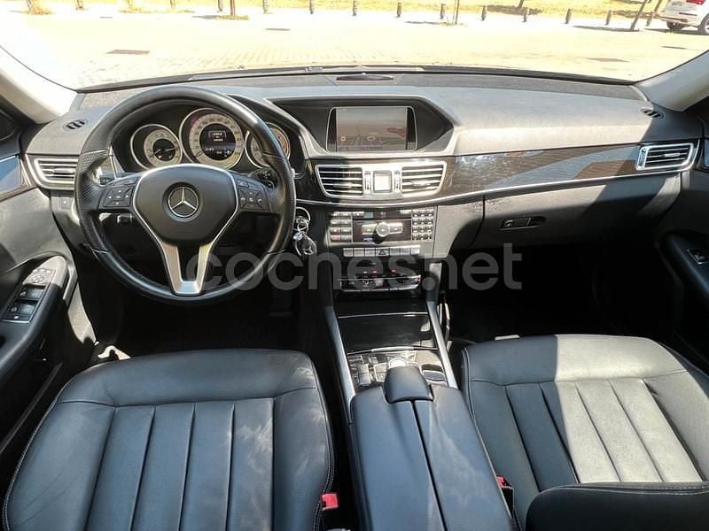 Usado Mercedes E220 Elegance 170 CV (125 kW) 2013 Gris / plata Berlina