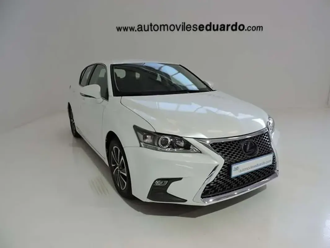 Usado Lexus CT200h Business Edition 136 CV (100 kW) 2020 Blanco Utilitario