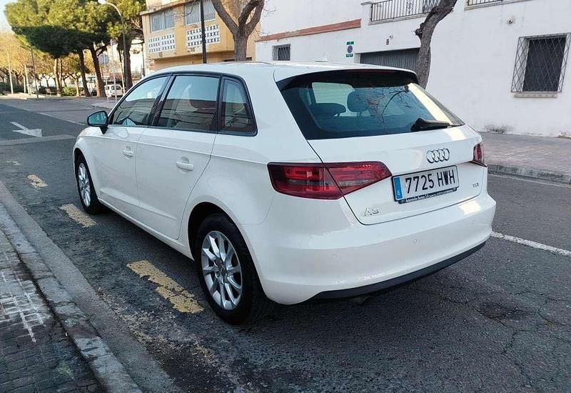 Usado Audi A3 Sportback 105 CV (77 kW) 2014 Blanco Utilitario