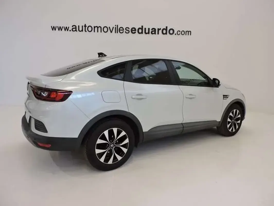 Usado Renault Arkana Business 145 CV (106 kW) 2022 Blanco SUV