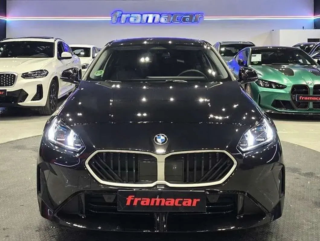 Usado BMW 118 150 CV (110 kW) 2025 Negro Utilitario
